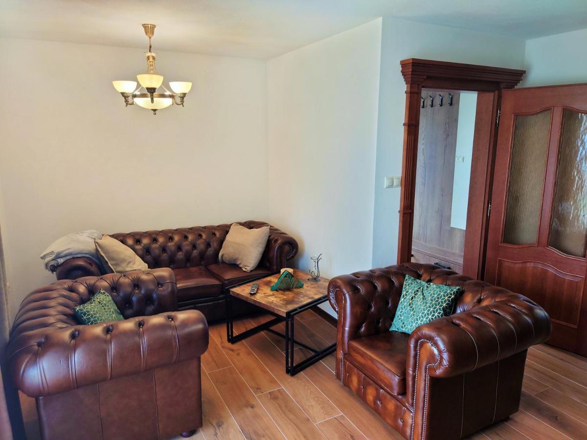 Penzion Lucs Heľpa Exterior foto