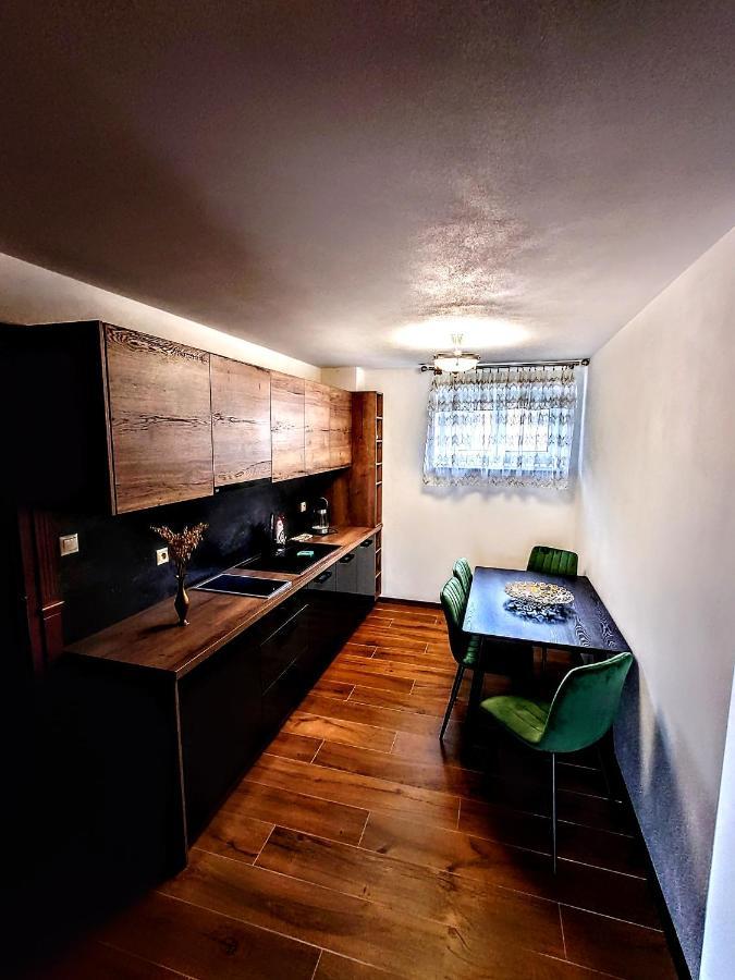 Penzion Lucs Heľpa Exterior foto